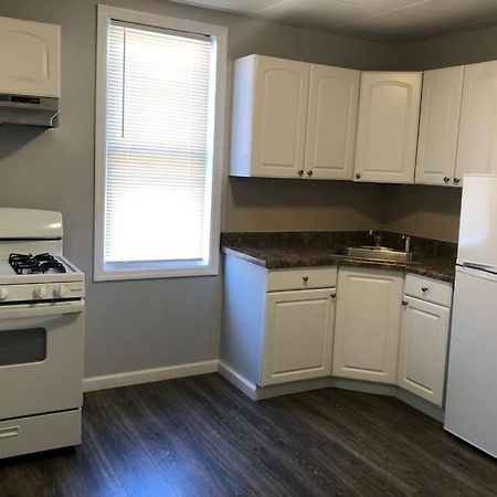 Private 2-Bedroom With Free Parking And Direct Bus To Nyc Manhattan Only 2 Blocks Away Linden Kültér fotó