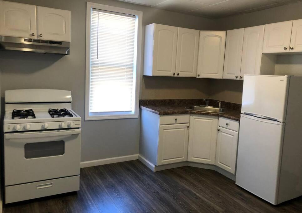 Private 2-Bedroom With Free Parking And Direct Bus To Nyc Manhattan Only 2 Blocks Away Linden Kültér fotó